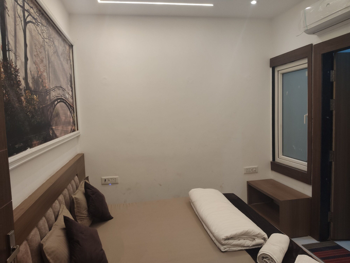Room 1, Shri Ramya Dham, Mathura
