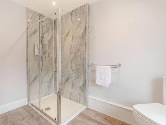 Bathroom 2, Apartment 5, Norfolk