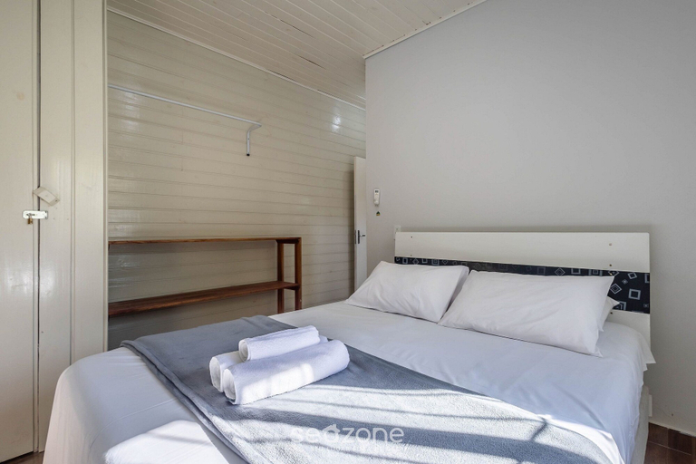 Room 3, House w/ BBQ Grill 700m From the Beach Jse0382, Bombinhas