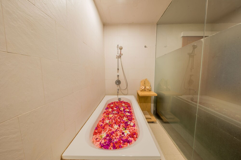 bathroom 9