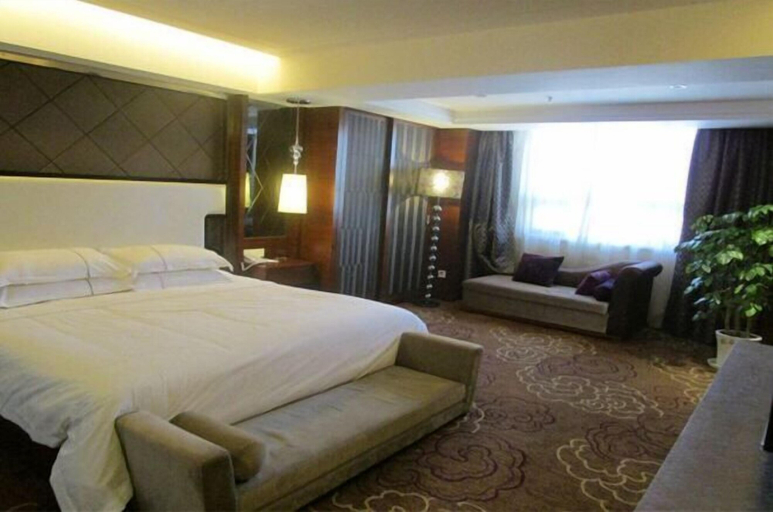 Bedroom 3, Peninsula Hotel, Ya'an