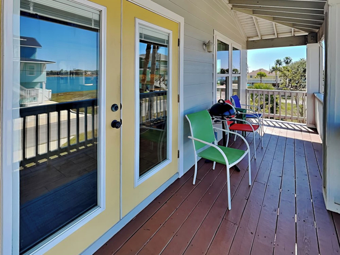 Others 5, Island Charm by Miss Kitty’s, Aransas