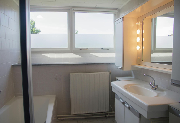 Bathroom 3, Holiday Home Near Bruges and Cadzand, Oost-Vlaanderen