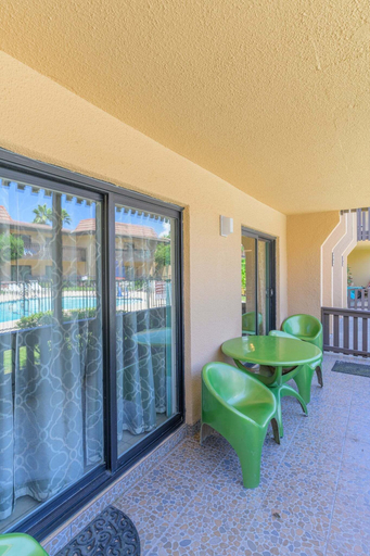Outdoor dining 3, Tiki 151 - Beach Access Standard 1br Condo 1 Bedroom Condo, Cameron