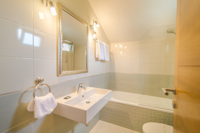 Room 3, Mirca in Supetar With 7 Bedrooms and 6 Bathrooms, Supetar