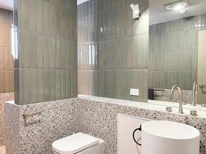 Bathroom 4, Plantation Hotel Coffs Harbour, Coffs Harbour - Pt A