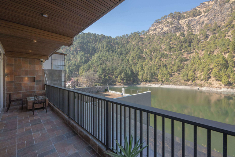 Property grounds 5, Alaya Stays Lakefront Escape 2BHK Suite, Nainital