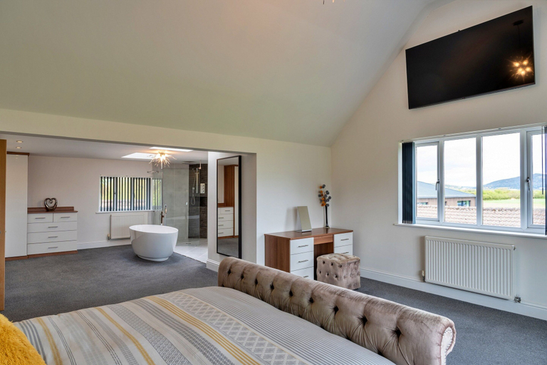 Room 2, Farmhouse in Weston Near Sandy Beaches, Somerset