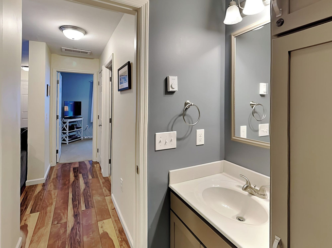 Bathroom 3, The Hideaway House, Garrett