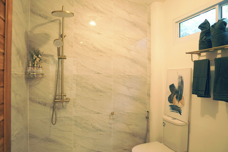 Bathroom, Aura Koh Tao, Ko Phangan