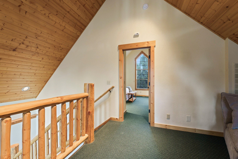 Interior 4, Red Wing Nest, Deschutes