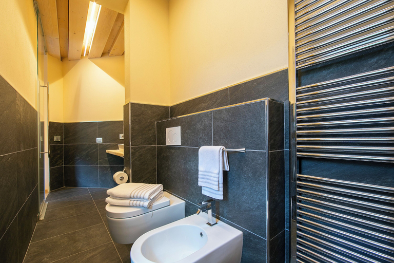 Bathroom 2, Alpino Ski in-Ski out 10m, Sondrio