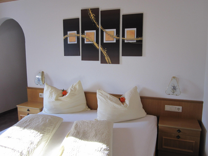 Room 5, Apartment in Kappl Including Silvretta Card, Landeck