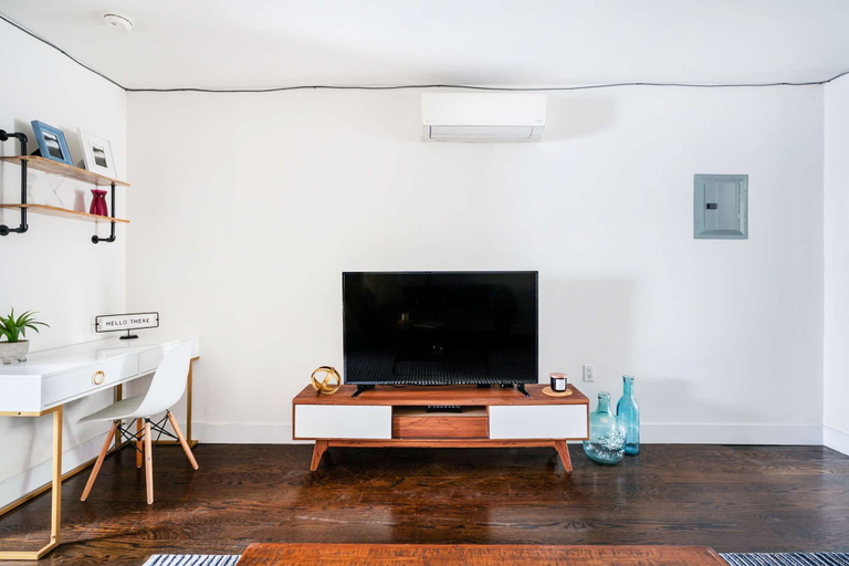 Room 2, 39-3 Newly Renovated 3 BR Prime Midtown Sleeps 6, New York