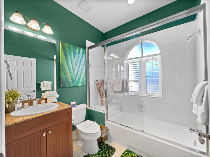 Interior 2, Siesta Avenida, Sarasota
