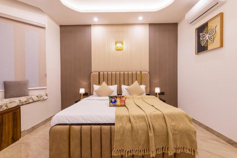 Room 5, Elivaas Vedaaz 4 BHK Farmhouse With pool, Gautam Buddha Nagar