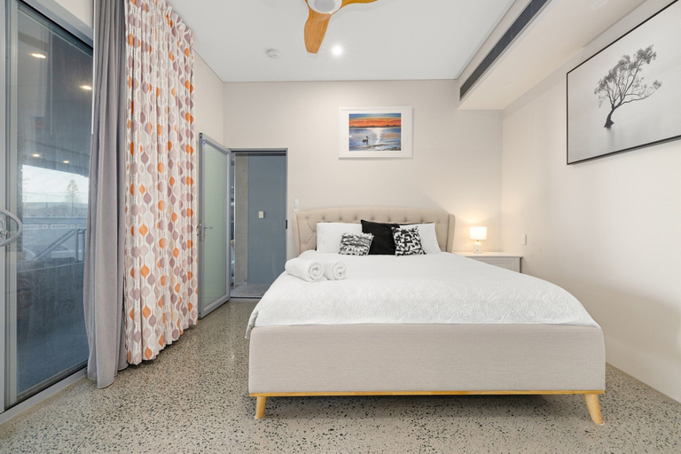 Room 3, Striking Luxury Home With Garden & BBQ, Margate-Woody Point