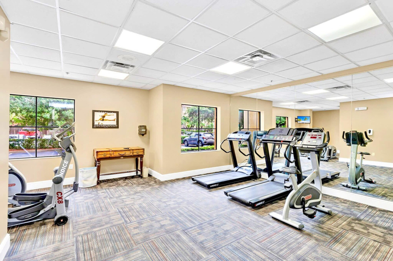 Interior 5, Large Condo With Pool, Hot Tub and Bbq!, Orange