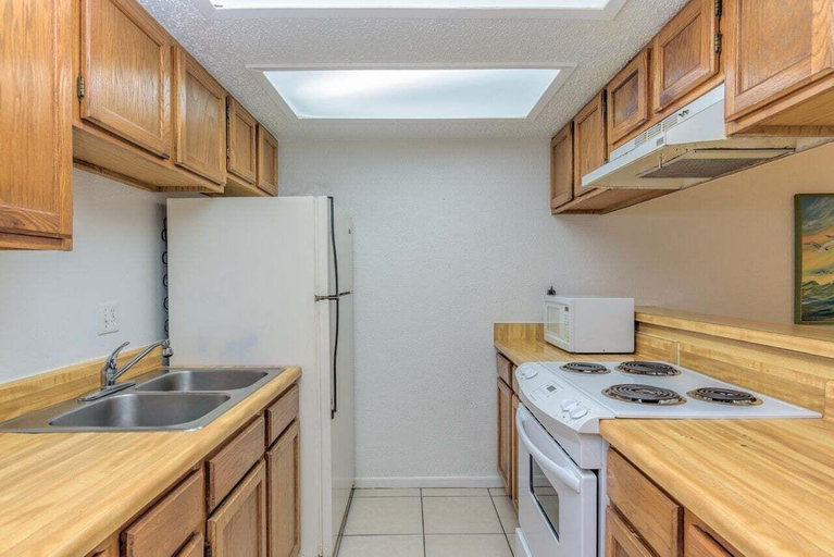 Private kitchen 5, Tiki 123 - Steps To Beach Condo W/ Pools & Balcony 1 Bedroom Condo, Cameron