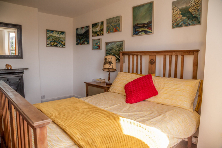 Room 5, Bungalow in Pendeen With Stunning Sea Views, Cornwall