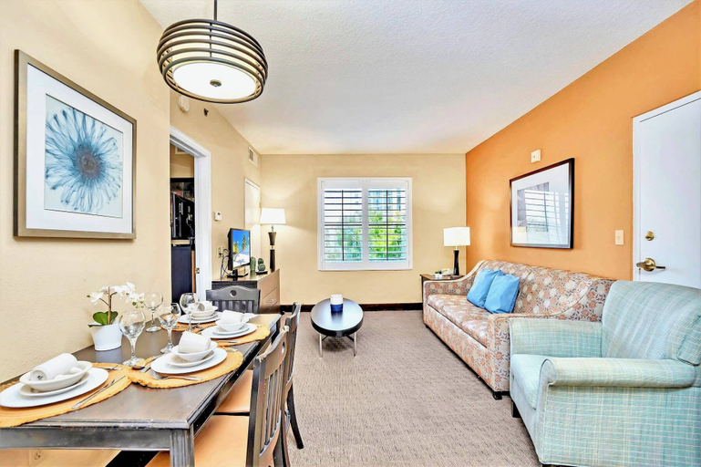 Primary image 1, Modern Unit With Pool Close to Universal Studios, Orange