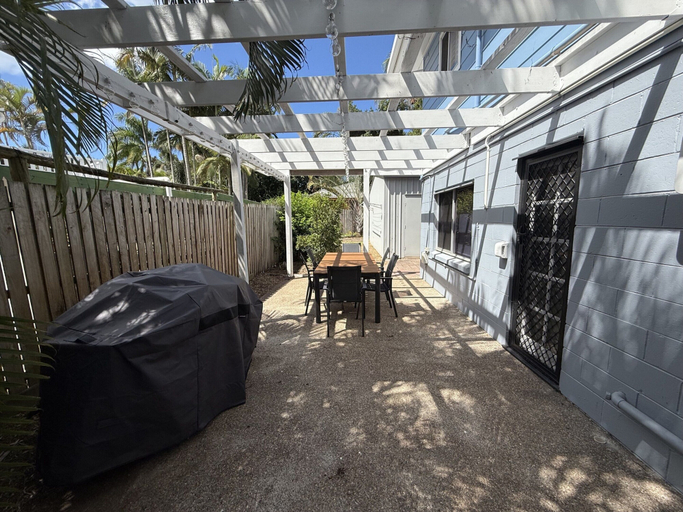 Balcony 2, The Palms - Beach Retreat With Pool, Garden, BBQ, Hervey Bay - Pt A