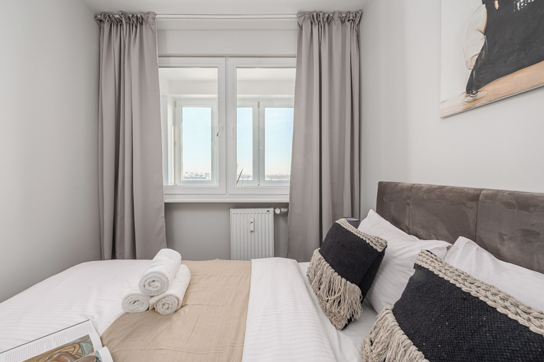 Room 4, Lumina premium apartment with city view, Warsaw