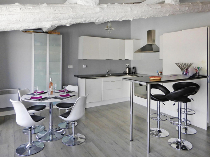 Dining 5, Terraced House Saintes-maries Near Beaches, Bouches-du-Rhône