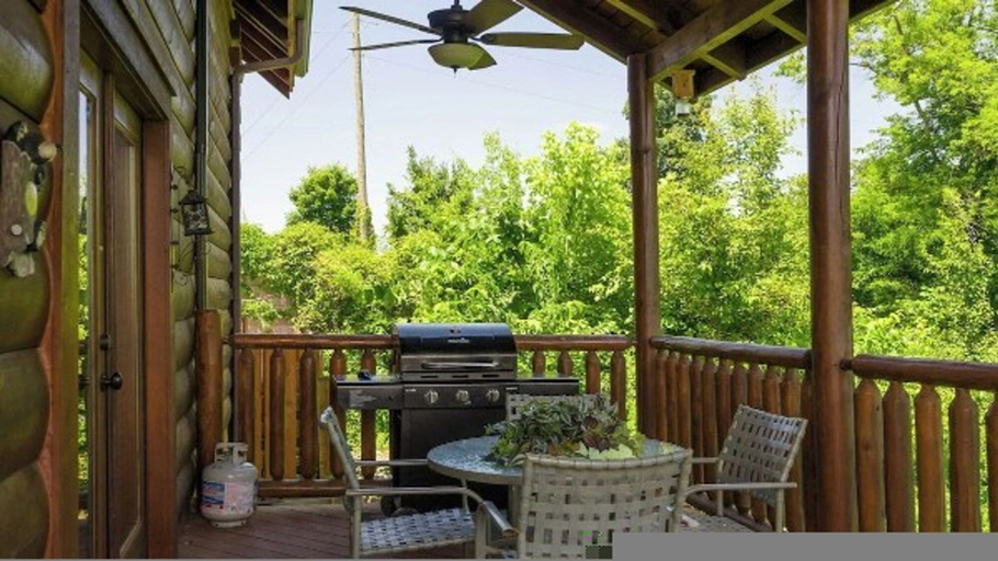 Room 4, Smoky Mountain Bliss by Beyond Expectations, Sevier