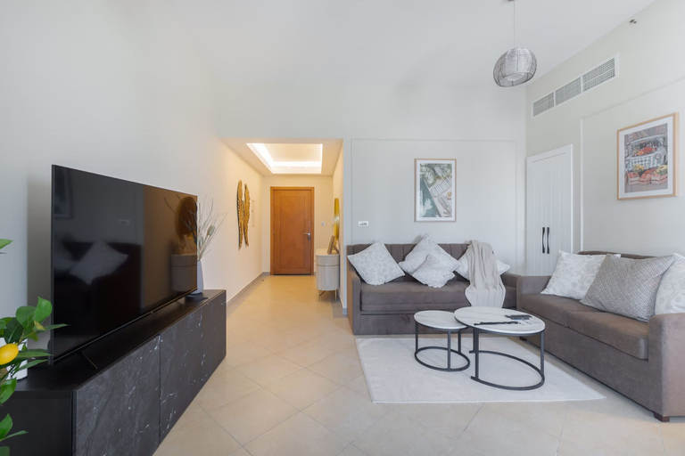 Room 2, Barsha Heights Sleeps 3 in an Amazing Location, Dubai