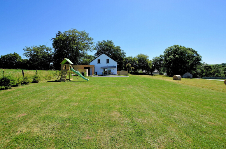 Others 4, Beautiful, Luxury Home with Sauna, Hot Tub, Private Bathrooms, Luxembourg