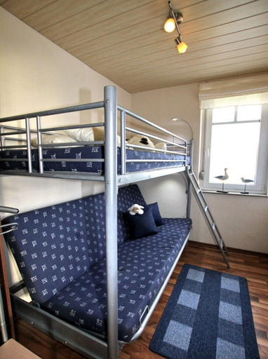 Room 5, Ruhig Gelegener Bungalow in Strandnaehe in Dornumersiel, Aurich