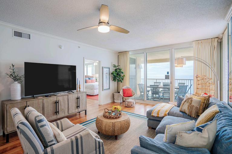 Living area 5, Majestic Sunset For 11, Bay