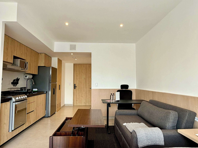 Room 5, w Engaging Loft w Balcony in Tabacalera, Mexico City
