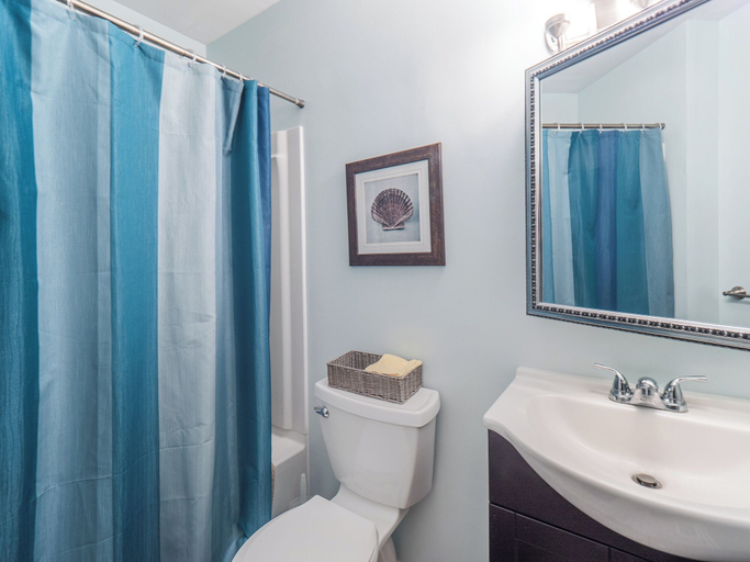 Bathroom 3, Dooley's Place by Carolina Retreats, New Hanover
