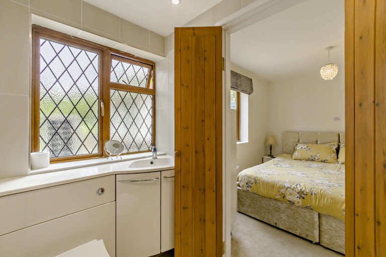 Room 2, Countryside Retreat Near Cambridge, Cambridgeshire