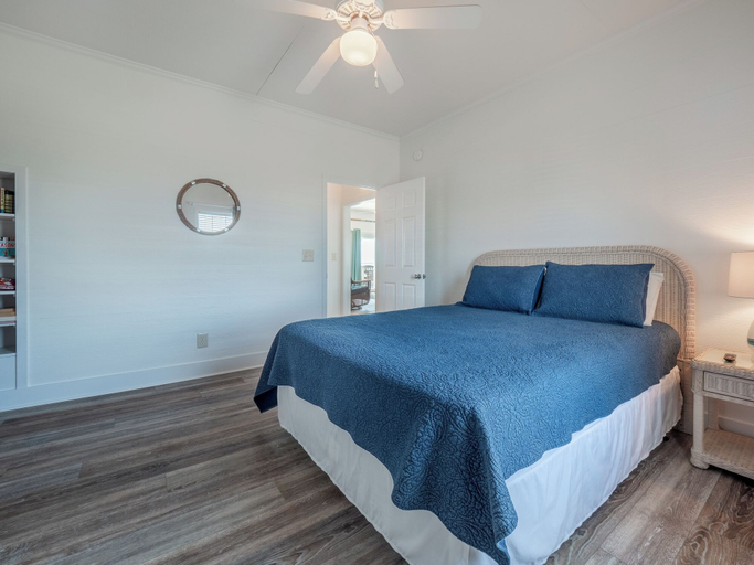 Bedroom 3, Green Dolphin by Topsail Realty, Pender