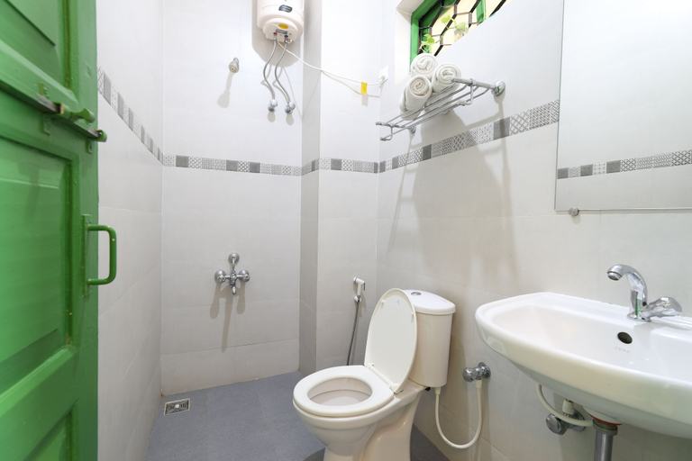 Bathroom 2, TELES WESTEND HOTEL, South Goa