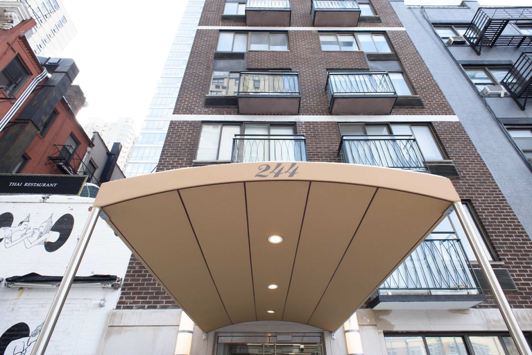 Room 4, 75-3c Brand New Duplex 3BR W D in the Unit, New York