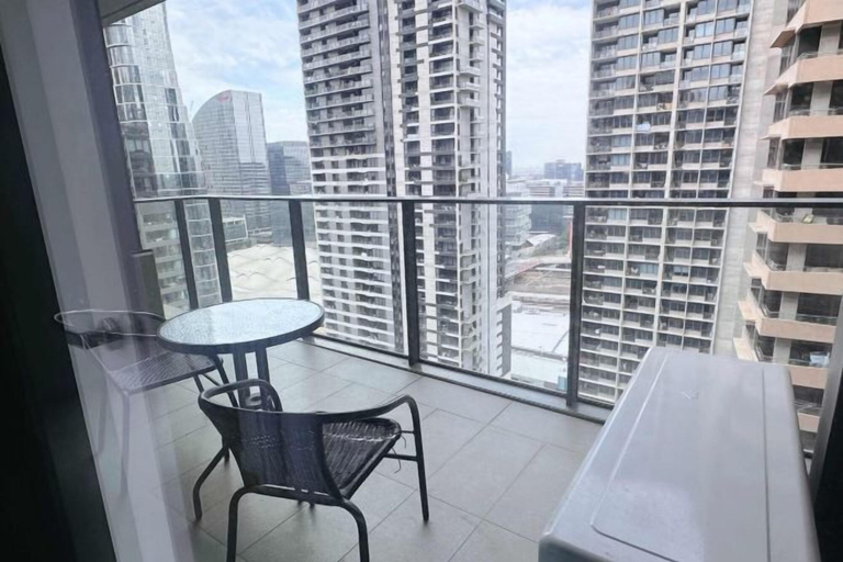 Others 5, A Chic 2BR Apt Across from Southern Cross Station, Melbourne