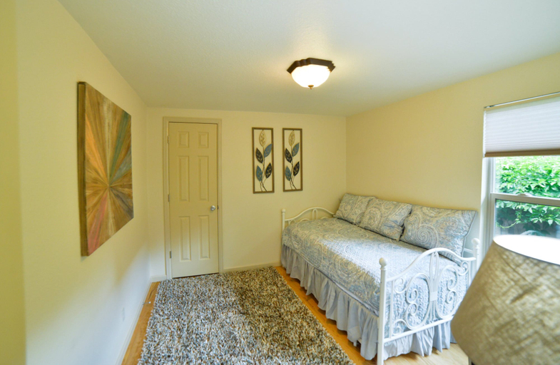 Interior 3, 1014b Swope, El Paso
