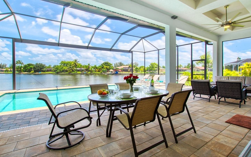 Interior 5, Villa Paradise, Lee