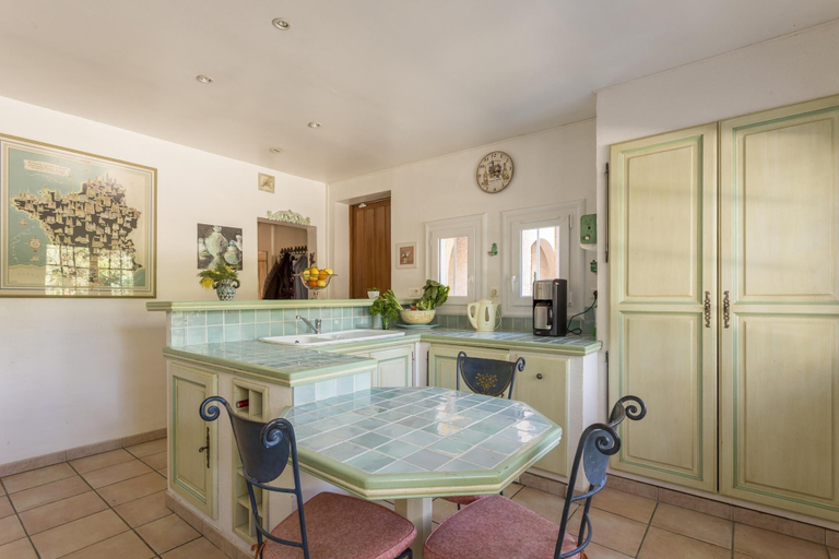 Private kitchen 3, Frejus Villa With Private Pool & Beach, Var
