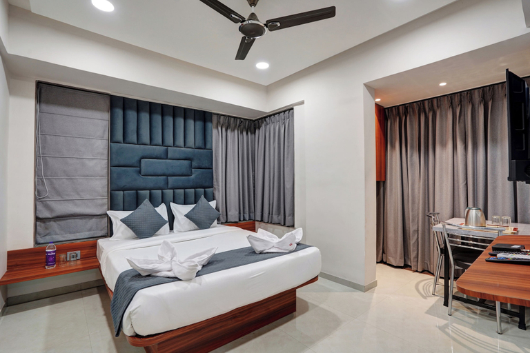 Room 2, Hotel Samarth Elite Baner, Pune