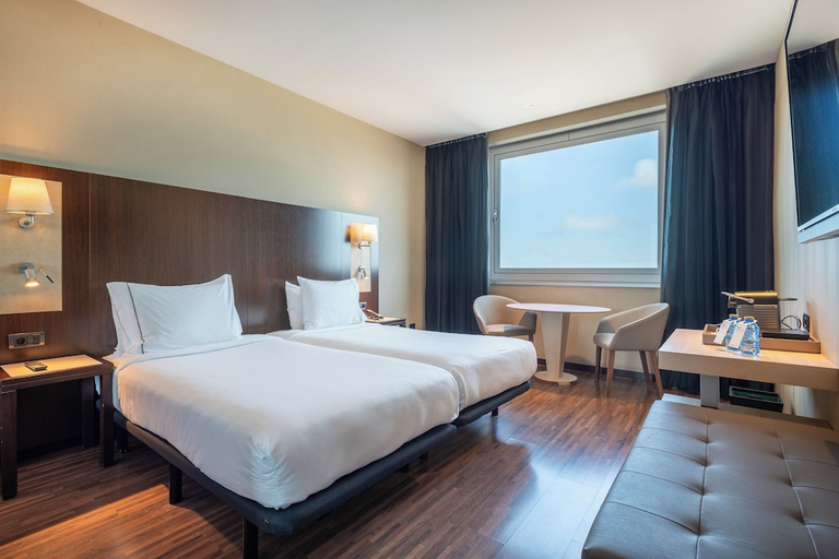 Bedroom 3, Leonardo Royal Hotel Barcelona Forum, Barcelona