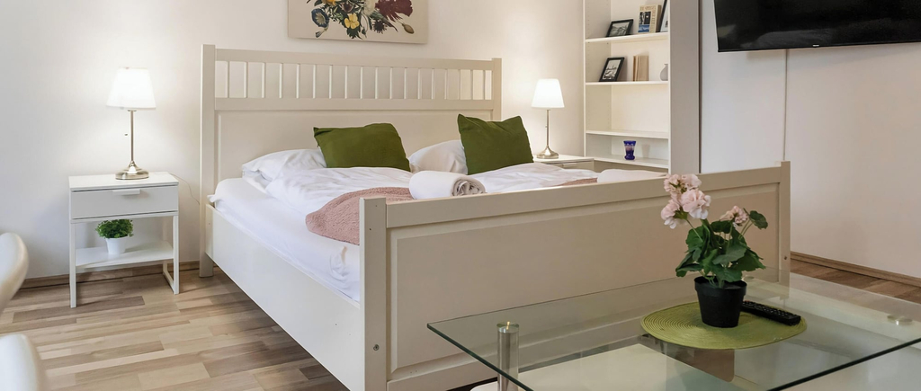 Room 3, Beautiful 2BR Apt Perfect for Long Stays, Wien