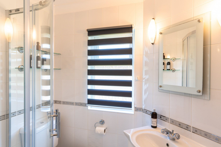 Bathroom 5, Pet-friendly Chalet in Torpoint, No Deposit, Cornwall