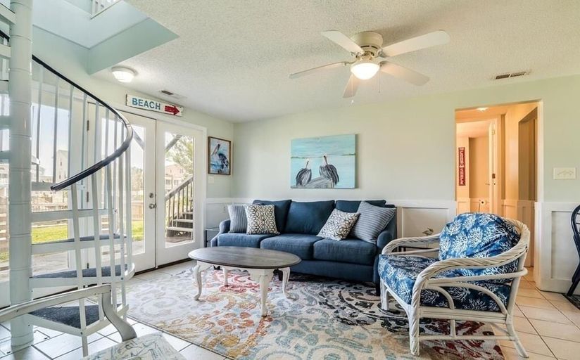 Living area 5, Changes In Latitude 6 Bedroom Home by RedAwning, Brunswick