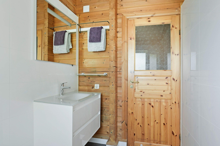 Bathroom 4, Finnish Chalet with Private Garden & Sauna near Veluwe, Nunspeet