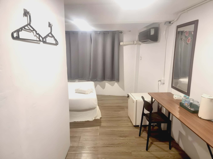 Room 2, Znap Yaowarat, Samphantawong